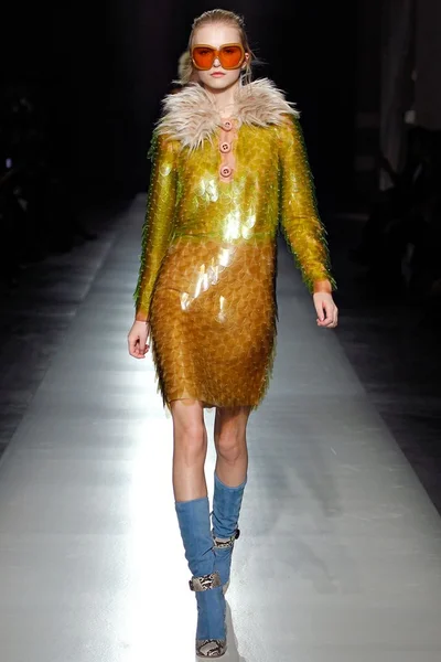 Look 30